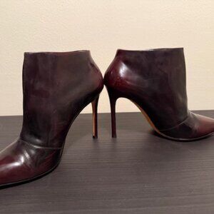 Pour La Victoirie Burgundy Booties - Sz 10 (fits more like 8.5)